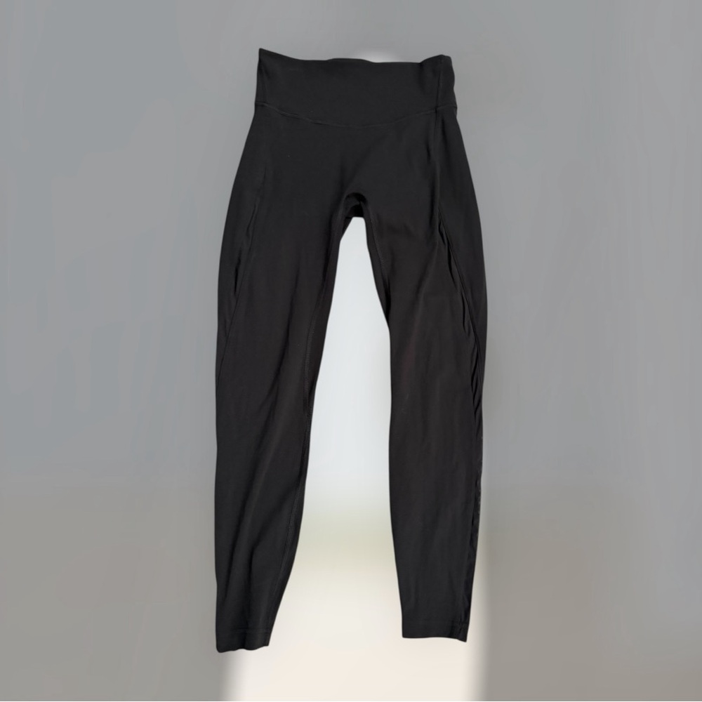 NWOT Lululemon Align Pant 25”
Black